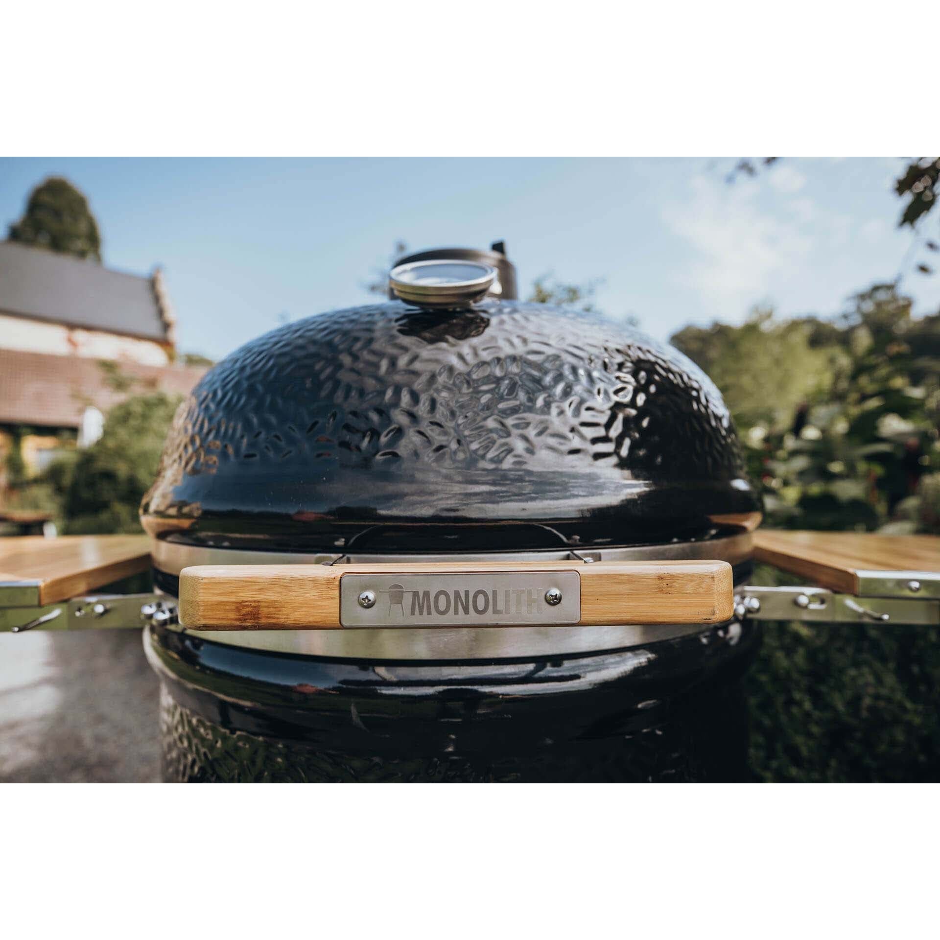 MONOLITH LeCHEF BBQ GURU PRO-Serie 2.0 - BLACK - mit Gestell und Seitentischen  MONOLITH    - Flammerando